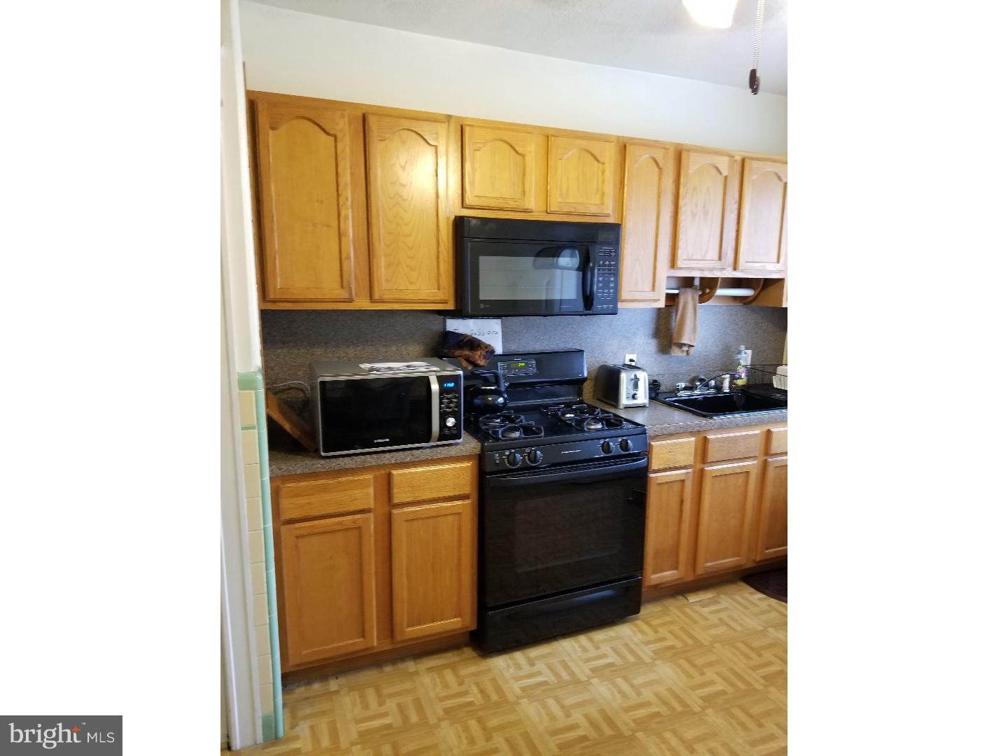 7423 Sommers Road Philadelphia, PA 19138 - Photo 7 of 15 Kitchen