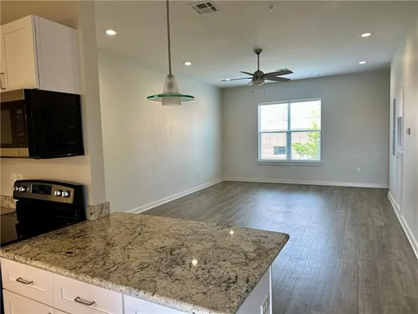 $1,095 | 211 South Cypress Street, Unit B, Hammond, LA 70403