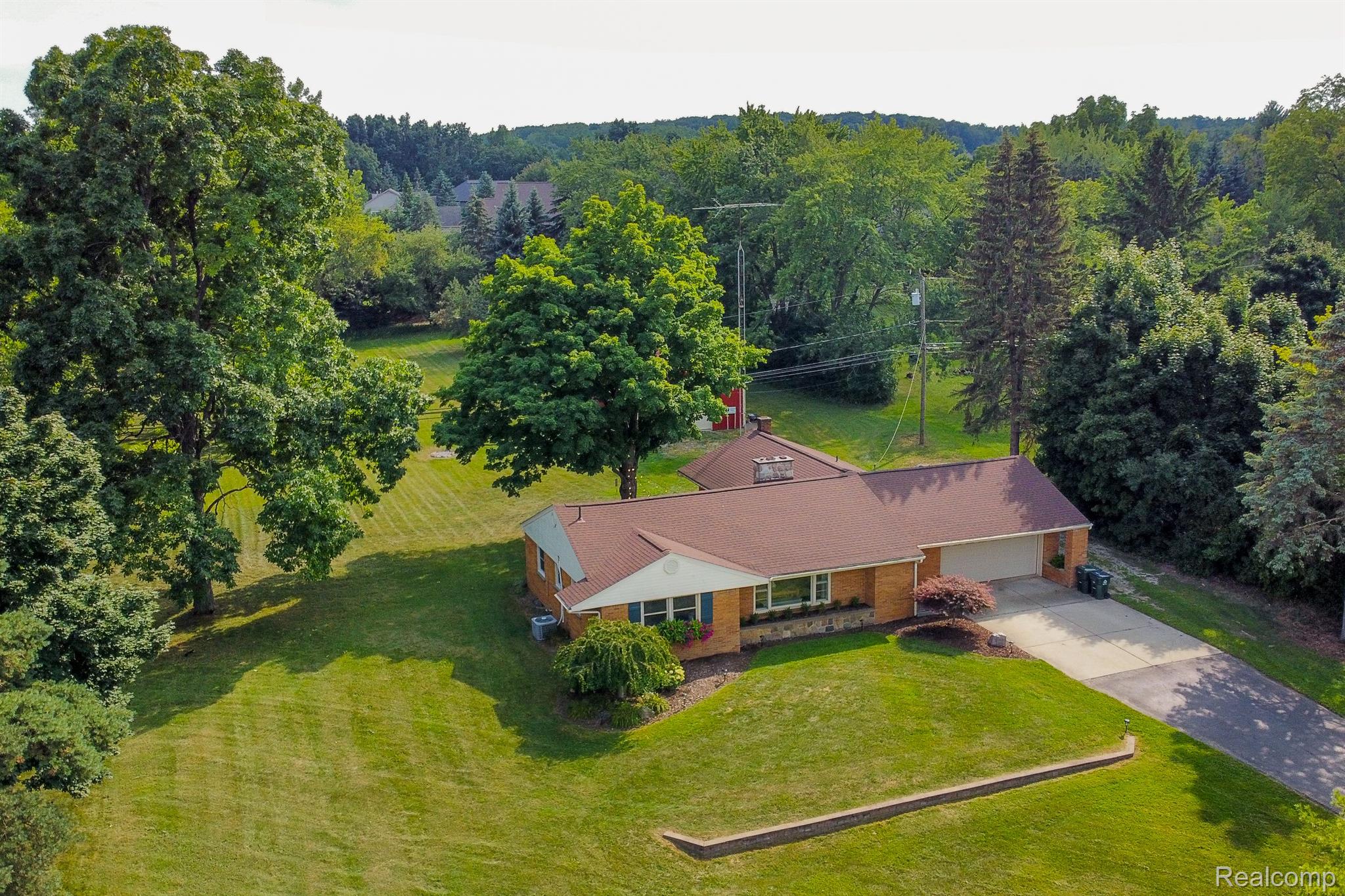 900 East Silverbell Road Lake Orion, MI 48359 - Photo 29 of 31 Gallery Image 29