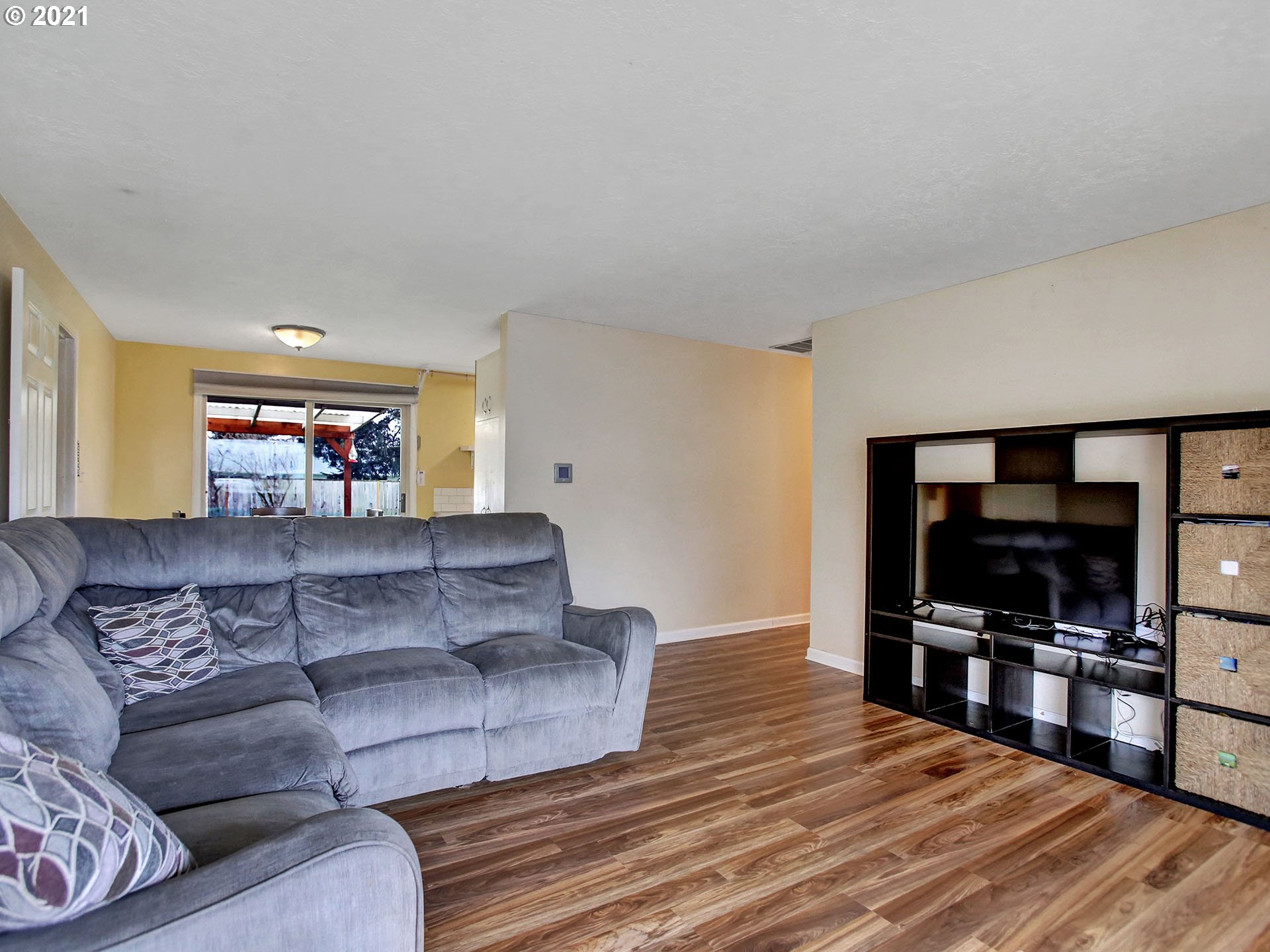 3651 Southeast 169th Place Portland, OR 97236 - Photo 4 of 32