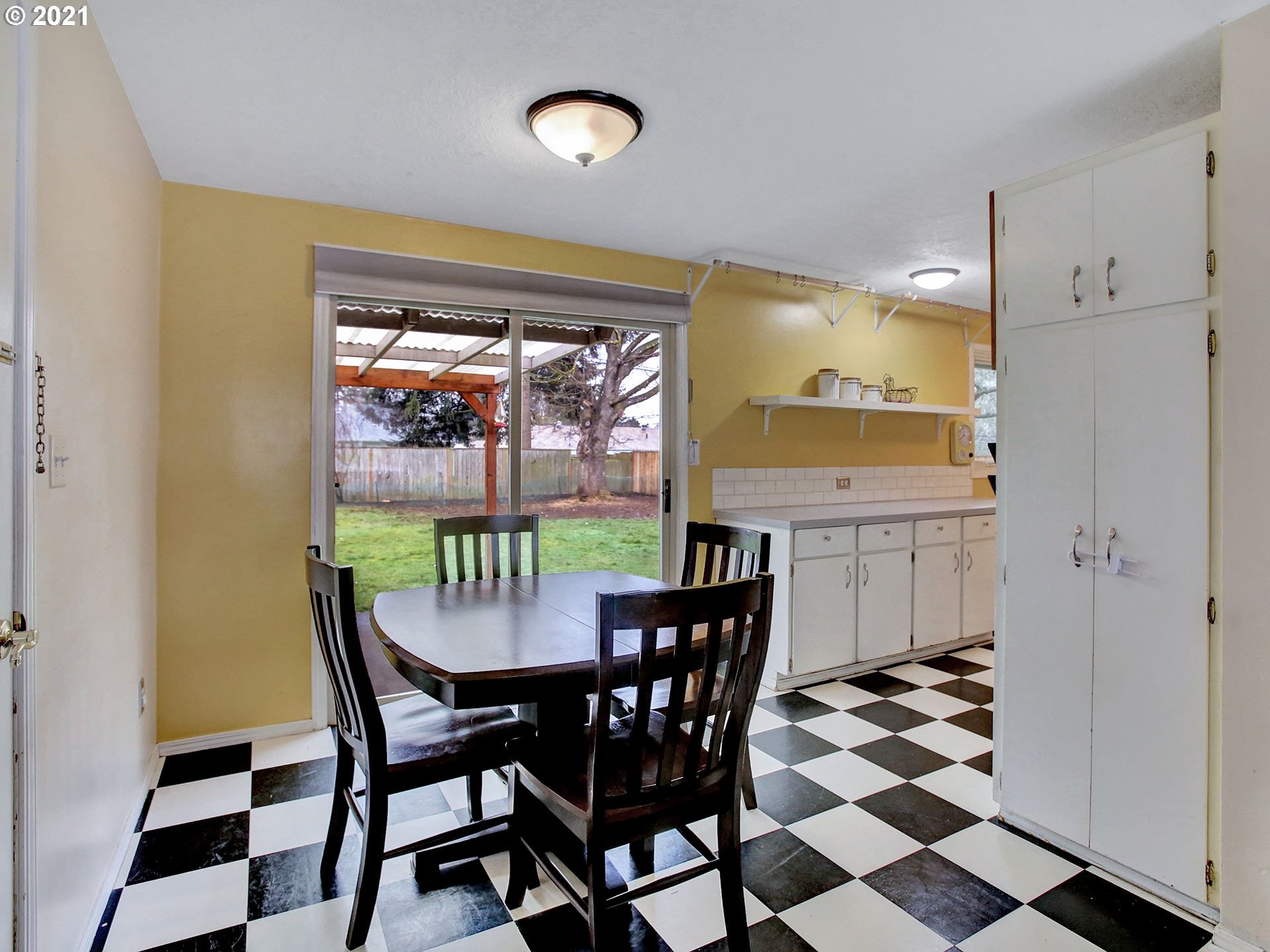 3651 Southeast 169th Place Portland, OR 97236 - Photo 7 of 32