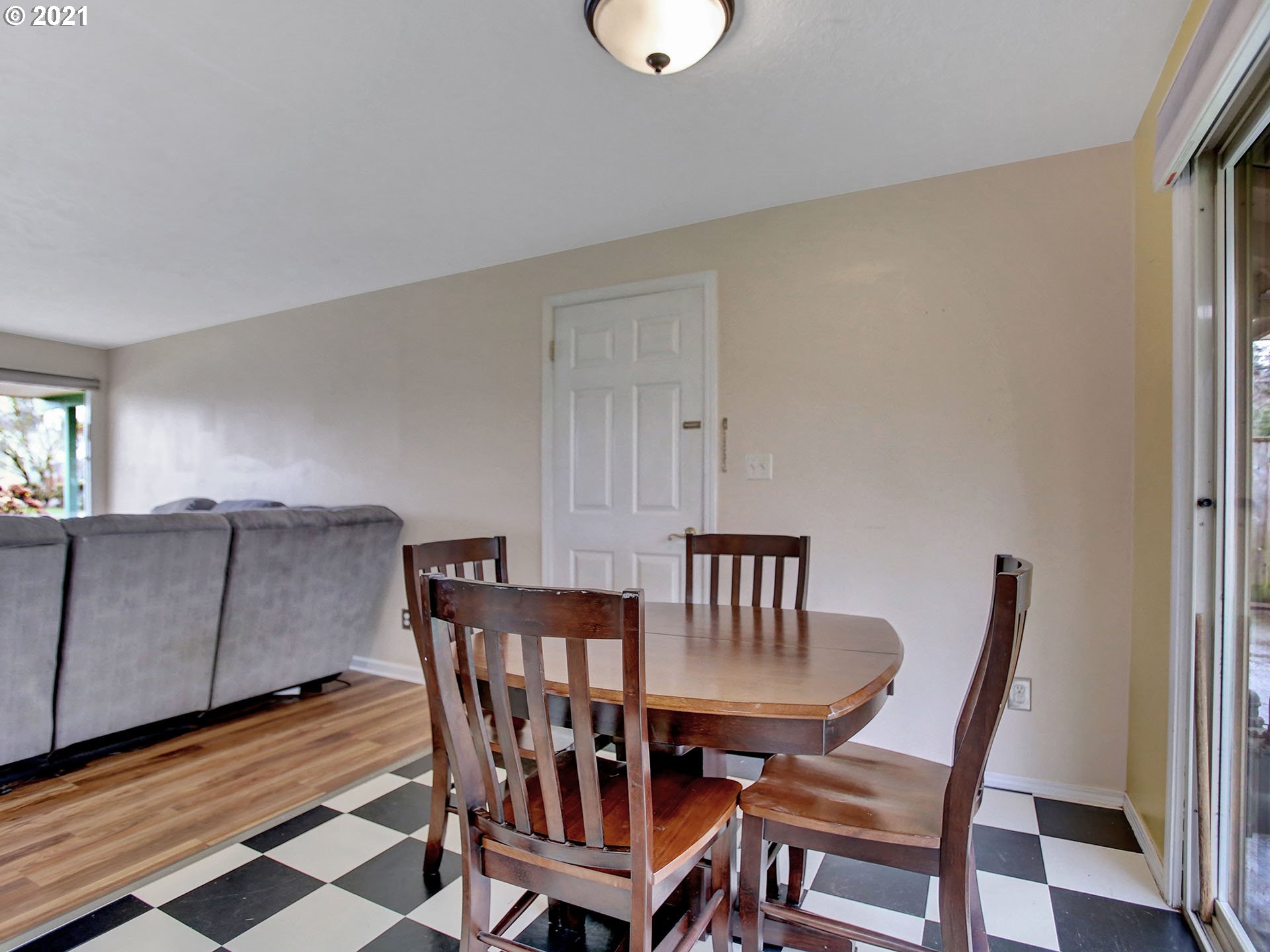 3651 Southeast 169th Place Portland, OR 97236 - Photo 9 of 32