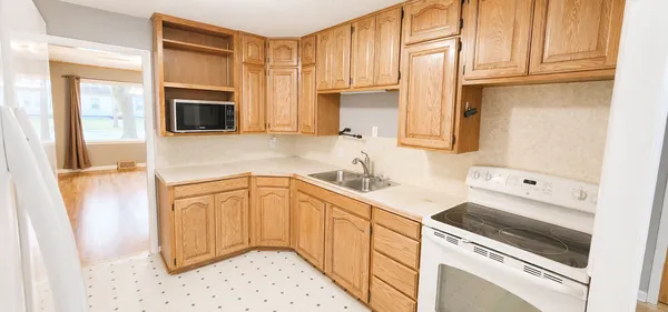 $214,999 | 710 10th Street Southwest, Willmar, MN 56201