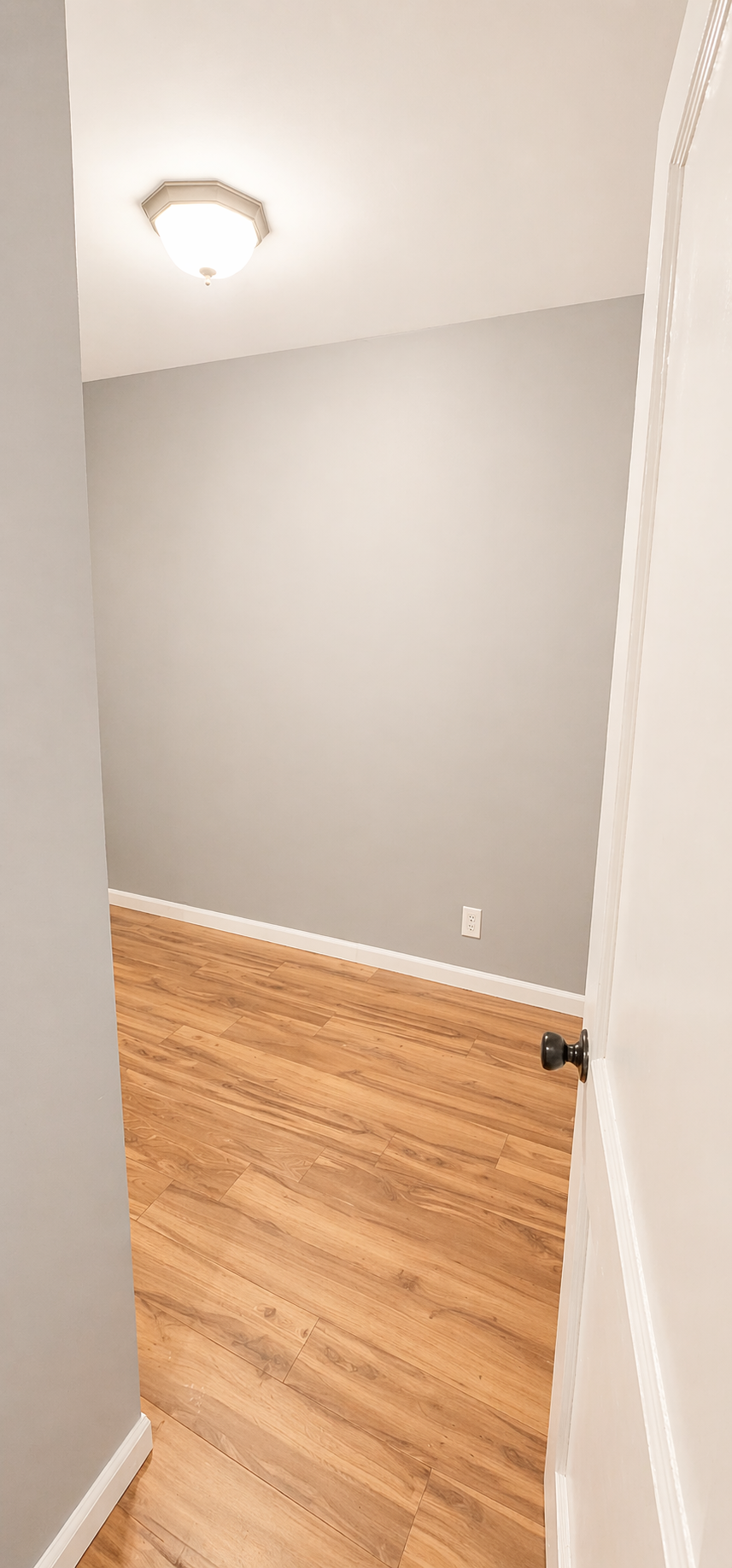 710 10th Street Southwest Willmar, MN 56201 - Photo 21 of 31