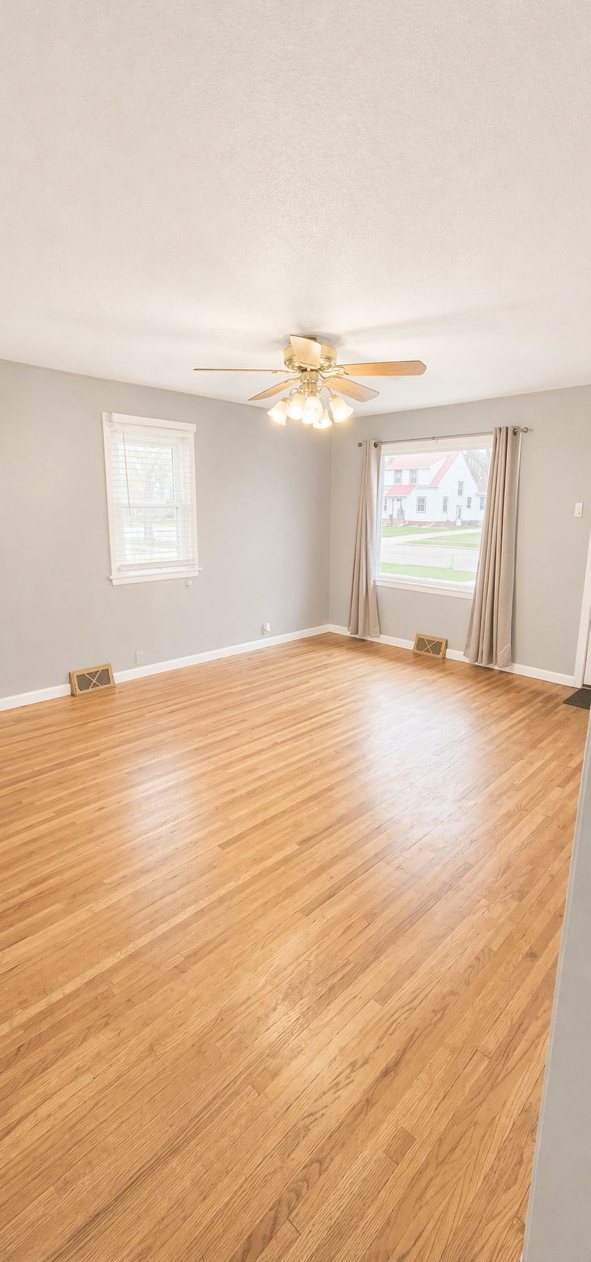 710 10th Street Southwest Willmar, MN 56201 - Photo 8 of 31