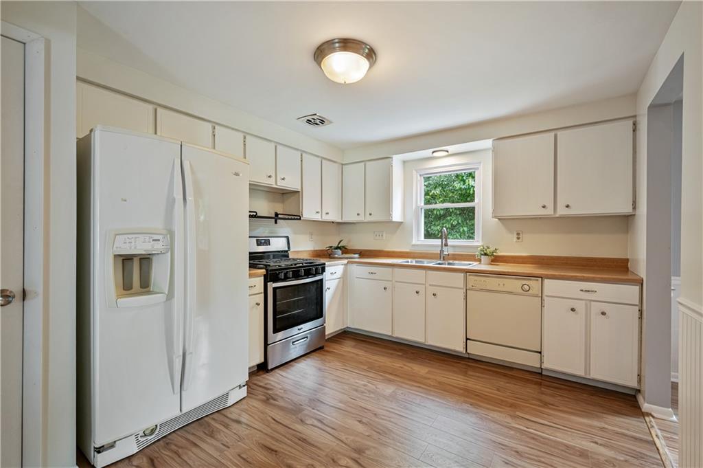 110 North Jamestown Road Coraopolis, PA 15108 - Photo 12 of 29 Gallery Image 12