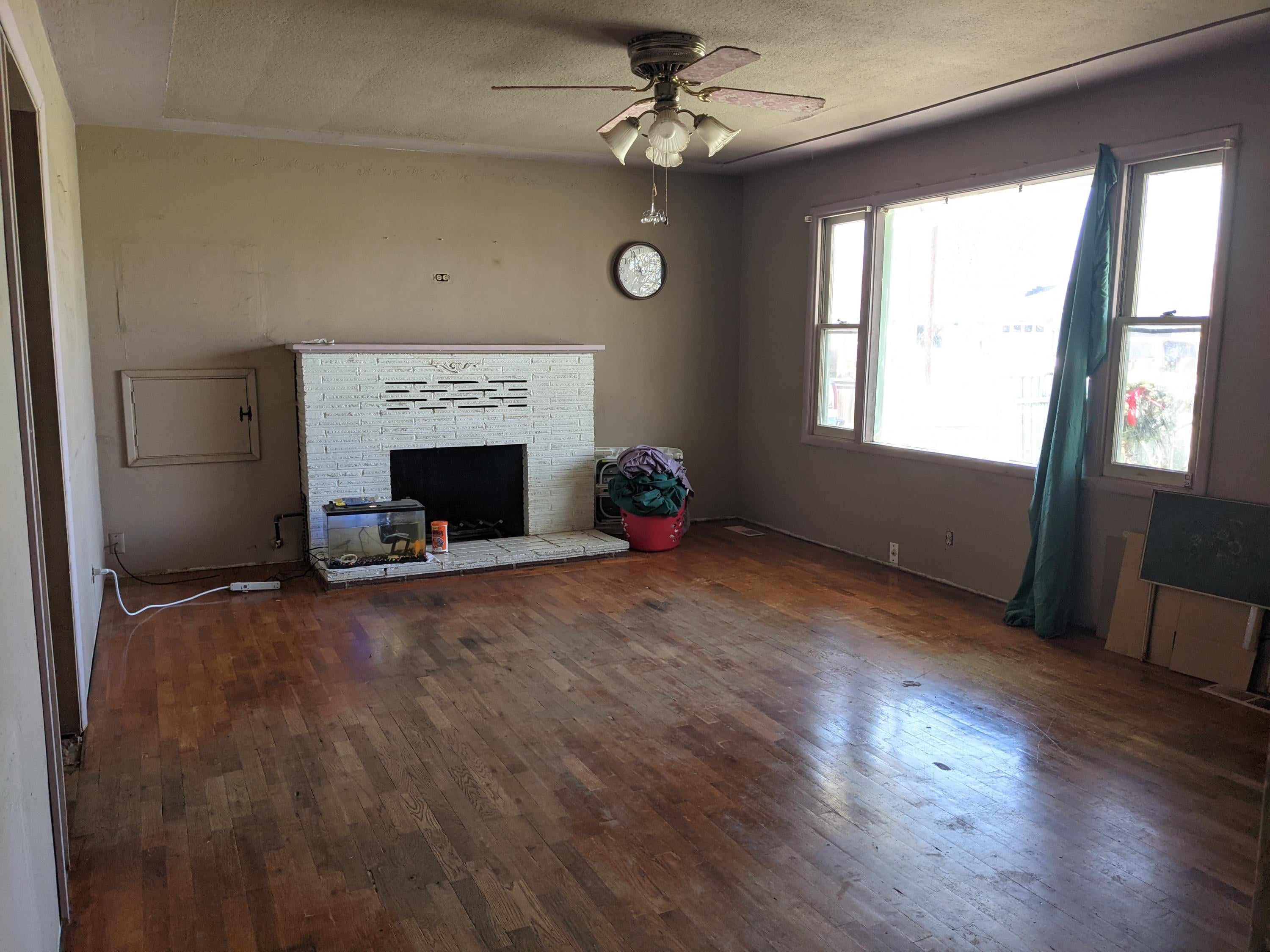 840 Chestnut Street Central Point, OR 97502 - Photo 2 of 8 PXL_20210329_215720583