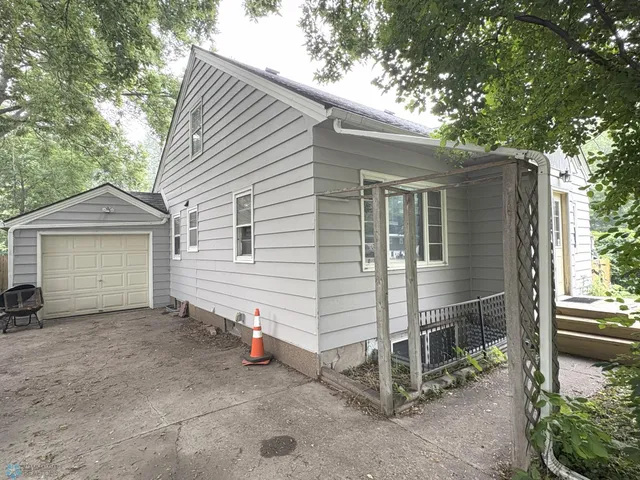 $229,000 | 826 10th Avenue South, Moorhead, MN 56560