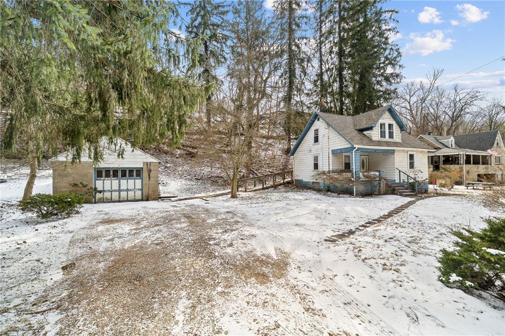 1341 Scrubgrass Road Carnegie, PA 15106 - Photo 2 of 21