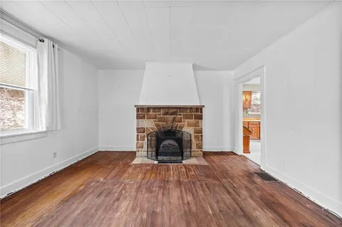 $180,000 | 1341 Scrubgrass Road, Carnegie, PA 15106