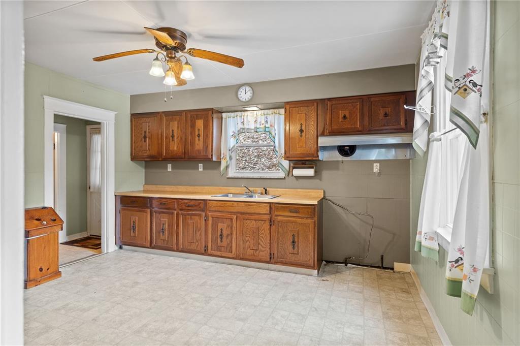 1341 Scrubgrass Road Carnegie, PA 15106 - Photo 9 of 21