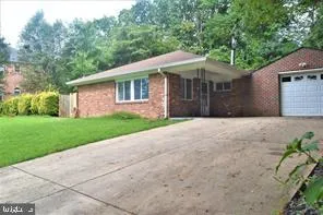 $2,800 | 7221 Barry Road, Alexandria, VA 22315