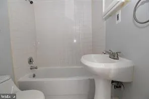 $2,800 | 7221 Barry Road, Alexandria, VA 22315