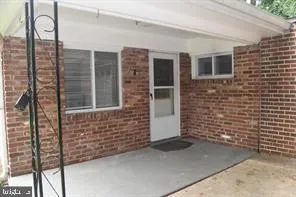 $2,800 | 7221 Barry Road, Alexandria, VA 22315