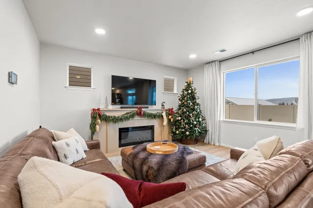 $515,000 | 19537 East 3rd Lane, Greenacres, WA 99016