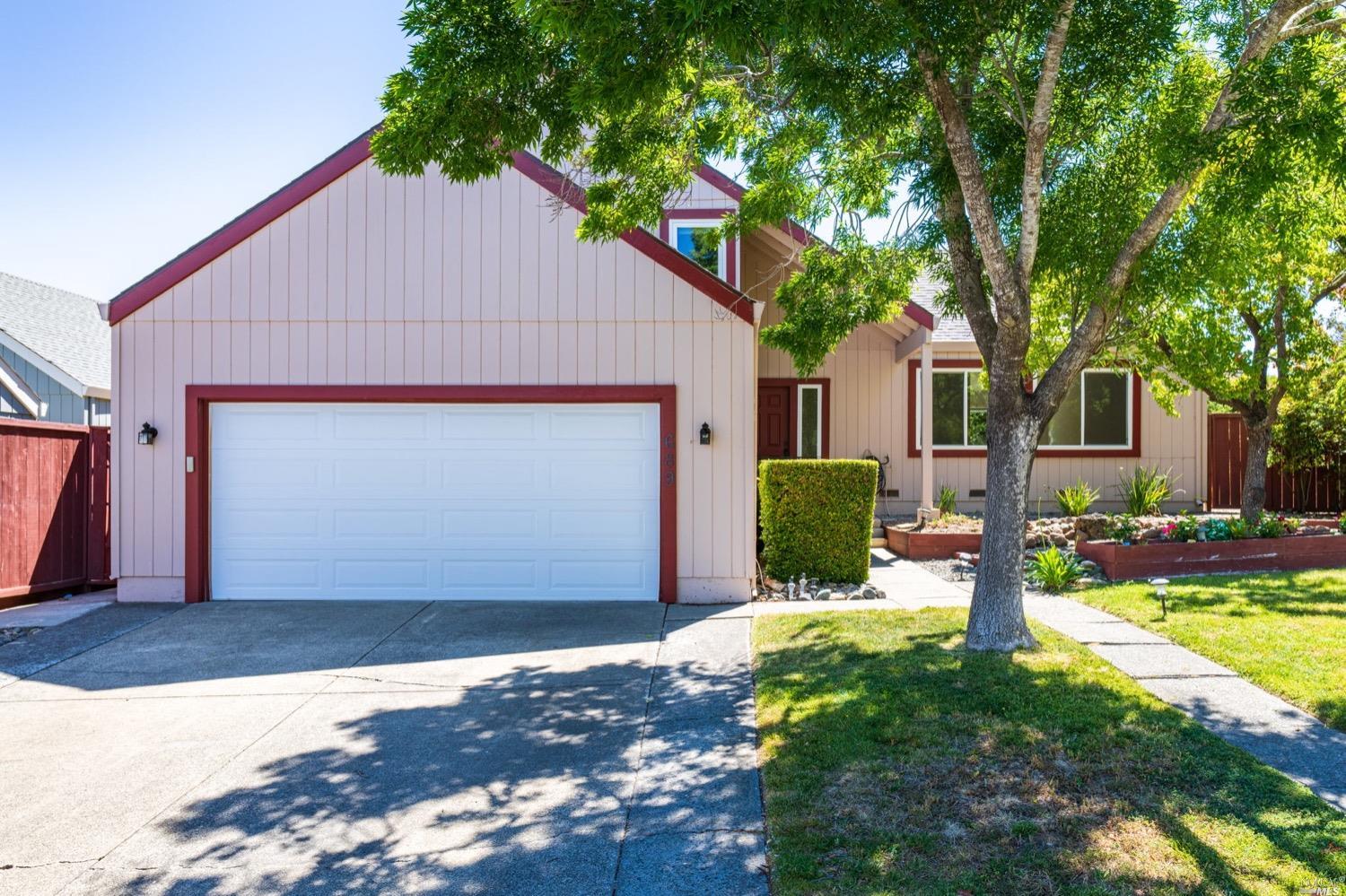 689 Albatross Drive, Novato, CA 94945 Compass