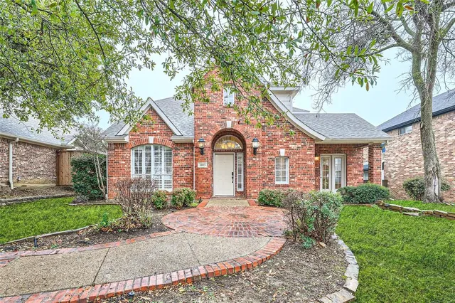 $2,695 | 1105 Shores Boulevard, Rockwall, TX 75087