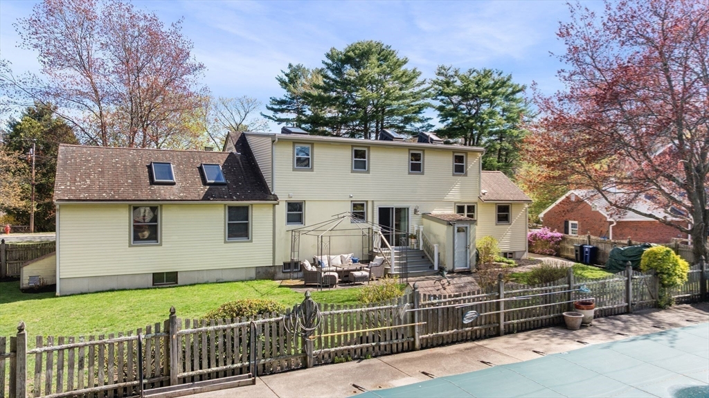 7 Patti Road Beverly, MA 01915 - Photo 2 of 40
