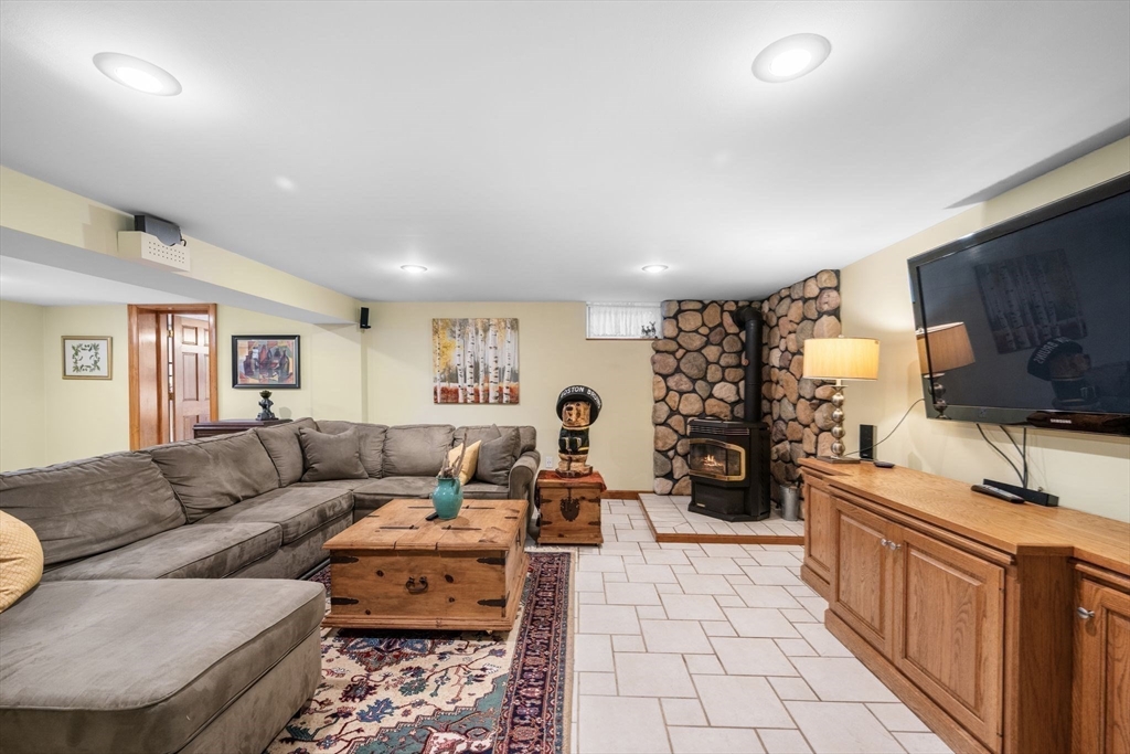 7 Patti Road Beverly, MA 01915 - Photo 29 of 40