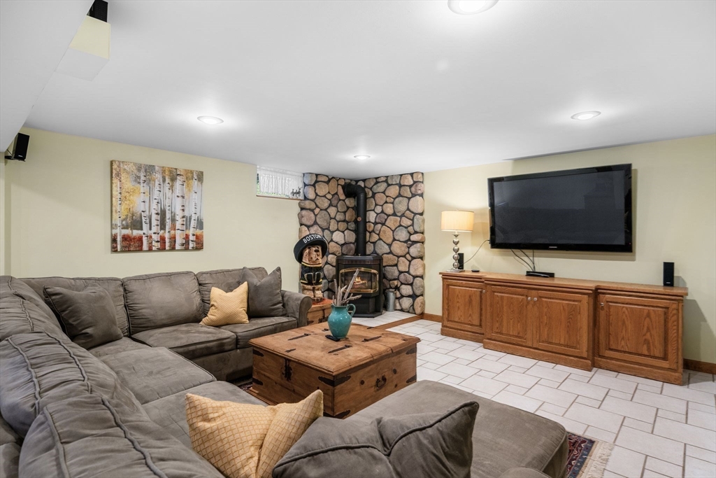 7 Patti Road Beverly, MA 01915 - Photo 31 of 40