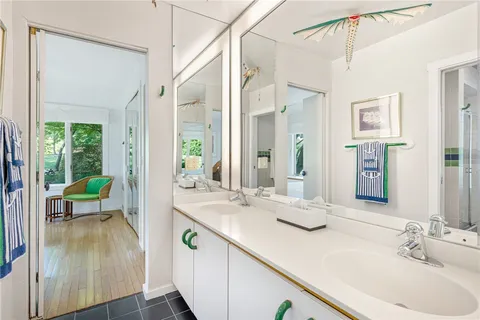 $5,750,000 | 76 Battery Lane, Jamestown, RI 02835