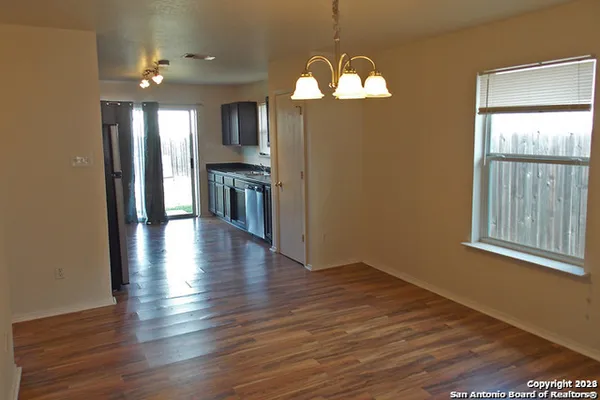$1,550 | 8304 Heights Valley, Converse, TX 78109