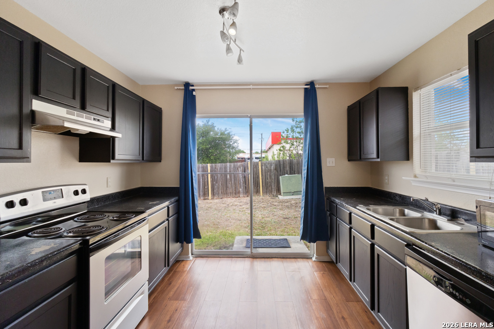 8304 Heights Valley Converse, TX 78109 - Photo 6 of 23