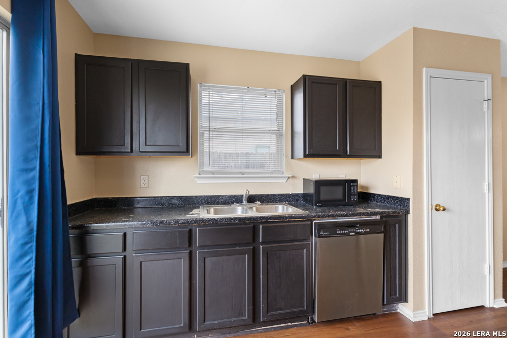 8304 Heights Valley Converse, TX 78109 - Photo 8 of 23