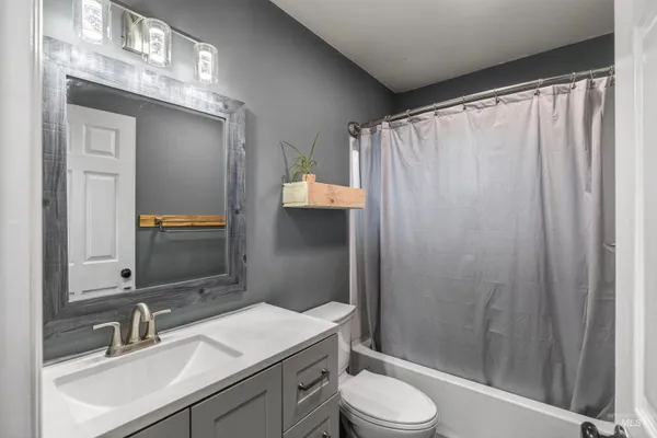 $359,999 | 247 North Beech Street, Genesee, ID 83832