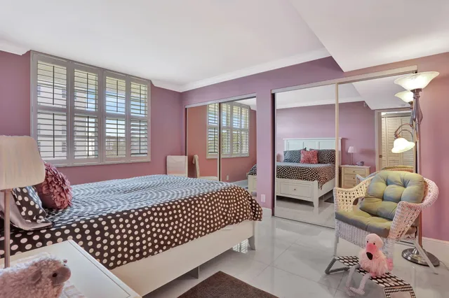 $355,000 | 565 Oaks Lane, Unit 512, Pompano Beach, FL 33069