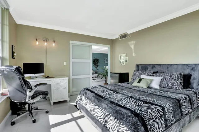 $355,000 | 565 Oaks Lane, Unit 512, Pompano Beach, FL 33069