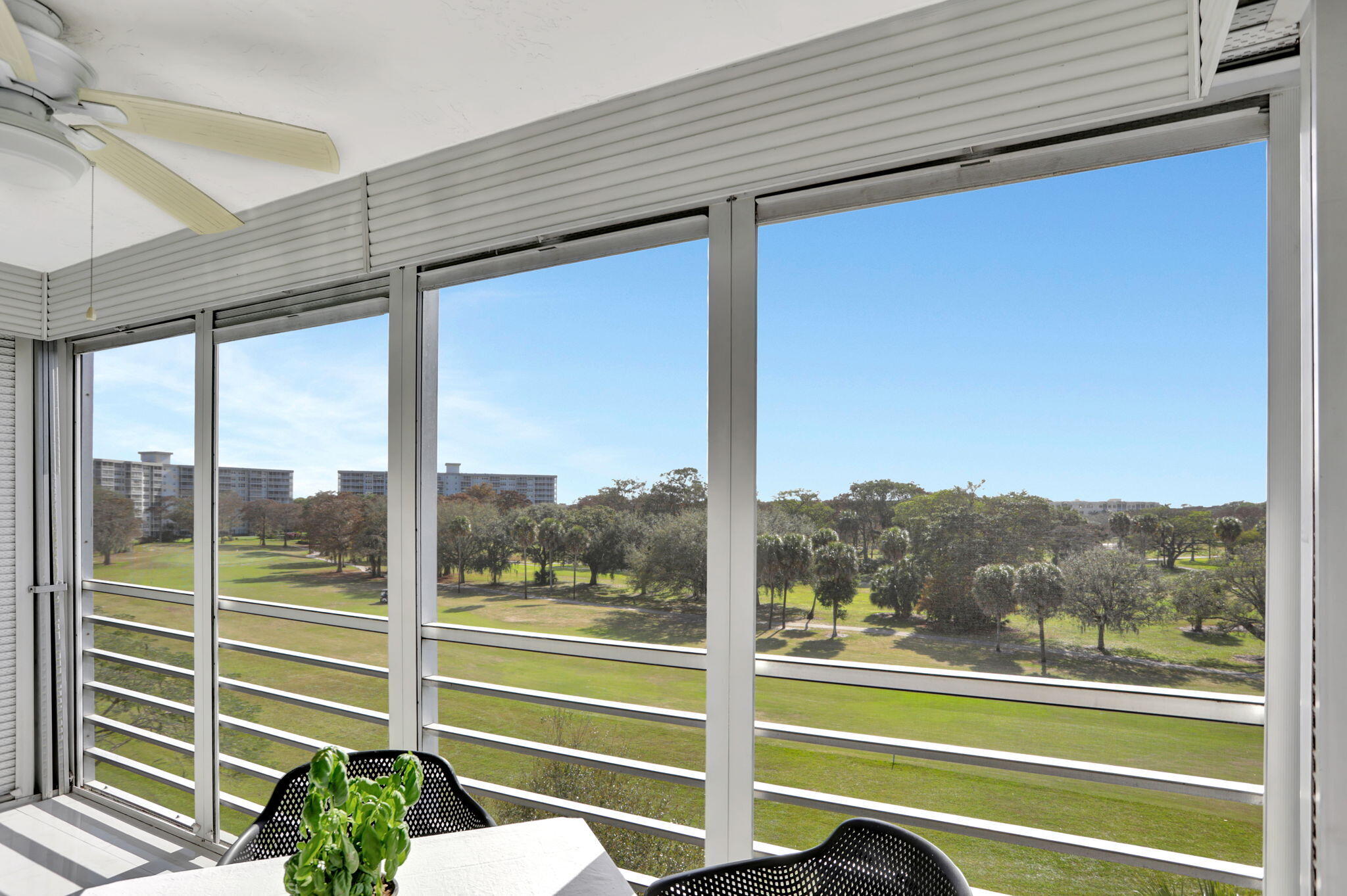 565 Oaks Lane, Unit 512 Pompano Beach, FL 33069 - Photo 22 of 34 28-web-or-mls-001L5875