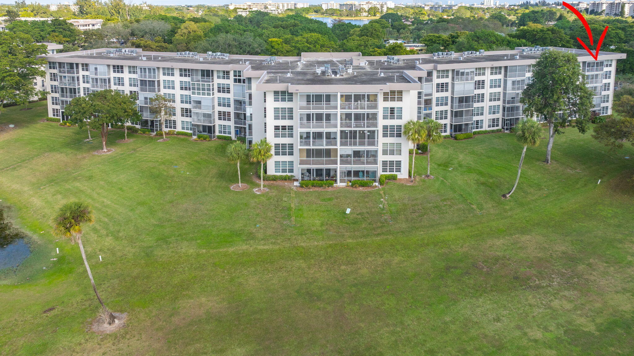 565 Oaks Lane, Unit 512 Pompano Beach, FL 33069 - Photo 28 of 34 a view of a city that has tall buildings