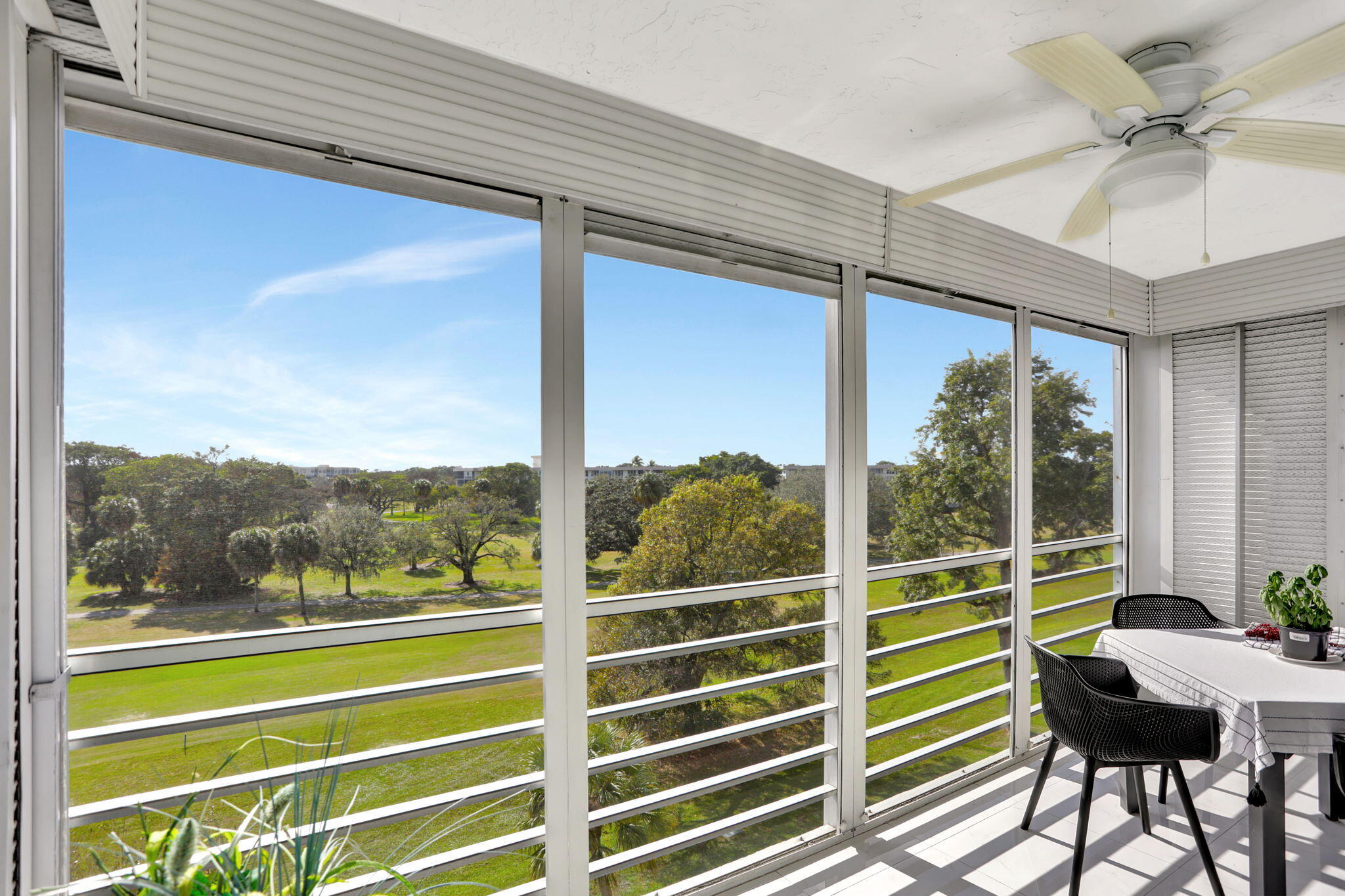 565 Oaks Lane, Unit 512 Pompano Beach, FL 33069 - Photo 5 of 34 27-web-or-mls-001L5870