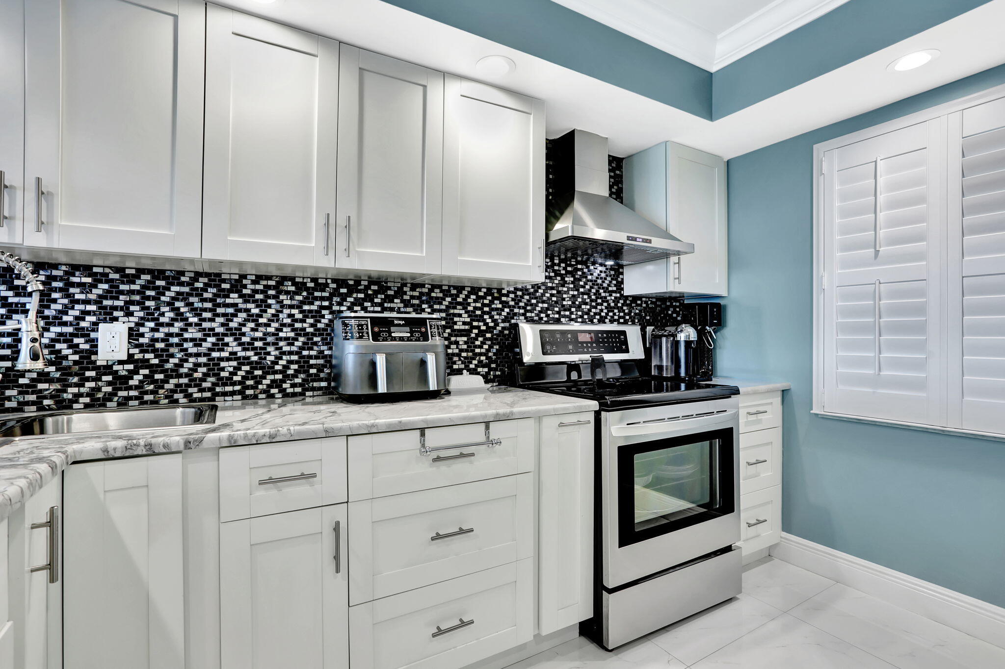 565 Oaks Lane, Unit 512 Pompano Beach, FL 33069 - Photo 7 of 34 6-web-or-mls-001L5760