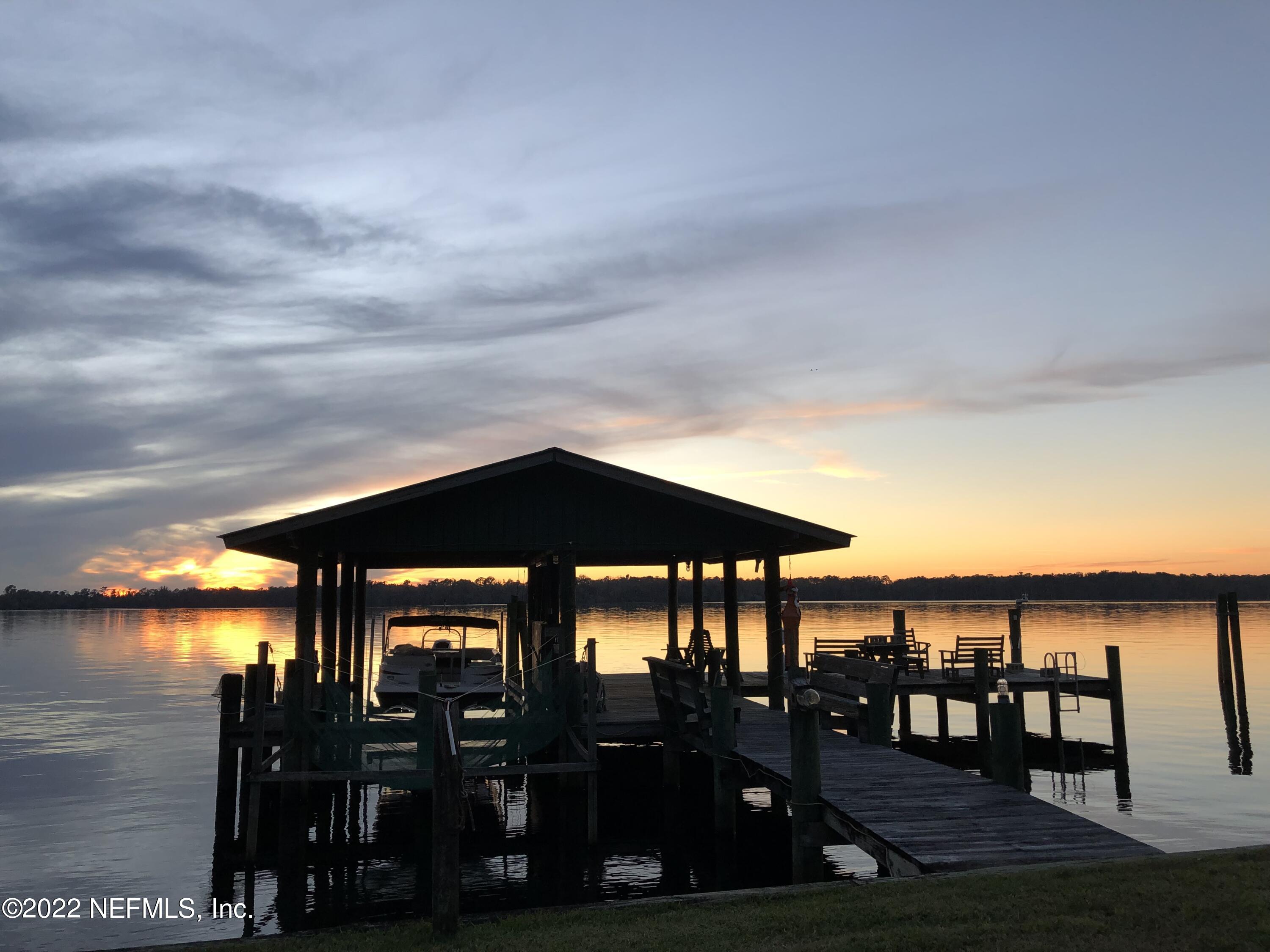 121 Jimmie Road Crescent City, FL 32112 - Photo 11 of 45 a terrace with outdoor seating and city view