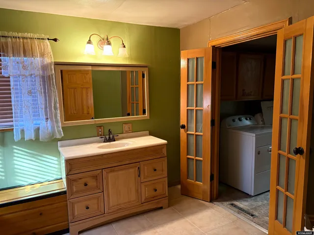 $149,900 | 104 West 5 Street, Shoshoni, WY 82649