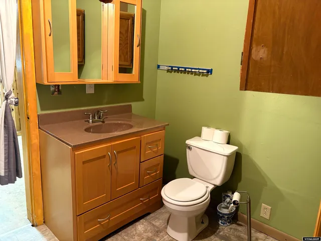 $149,900 | 104 West 5 Street, Shoshoni, WY 82649