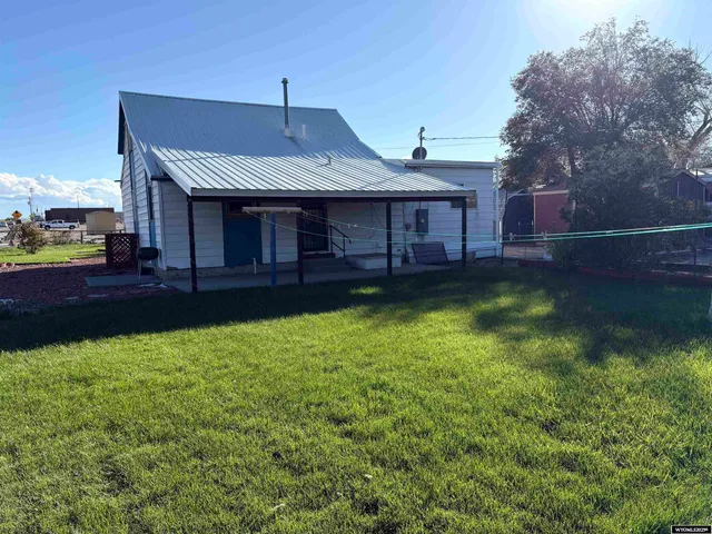 $149,900 | 104 West 5 Street, Shoshoni, WY 82649