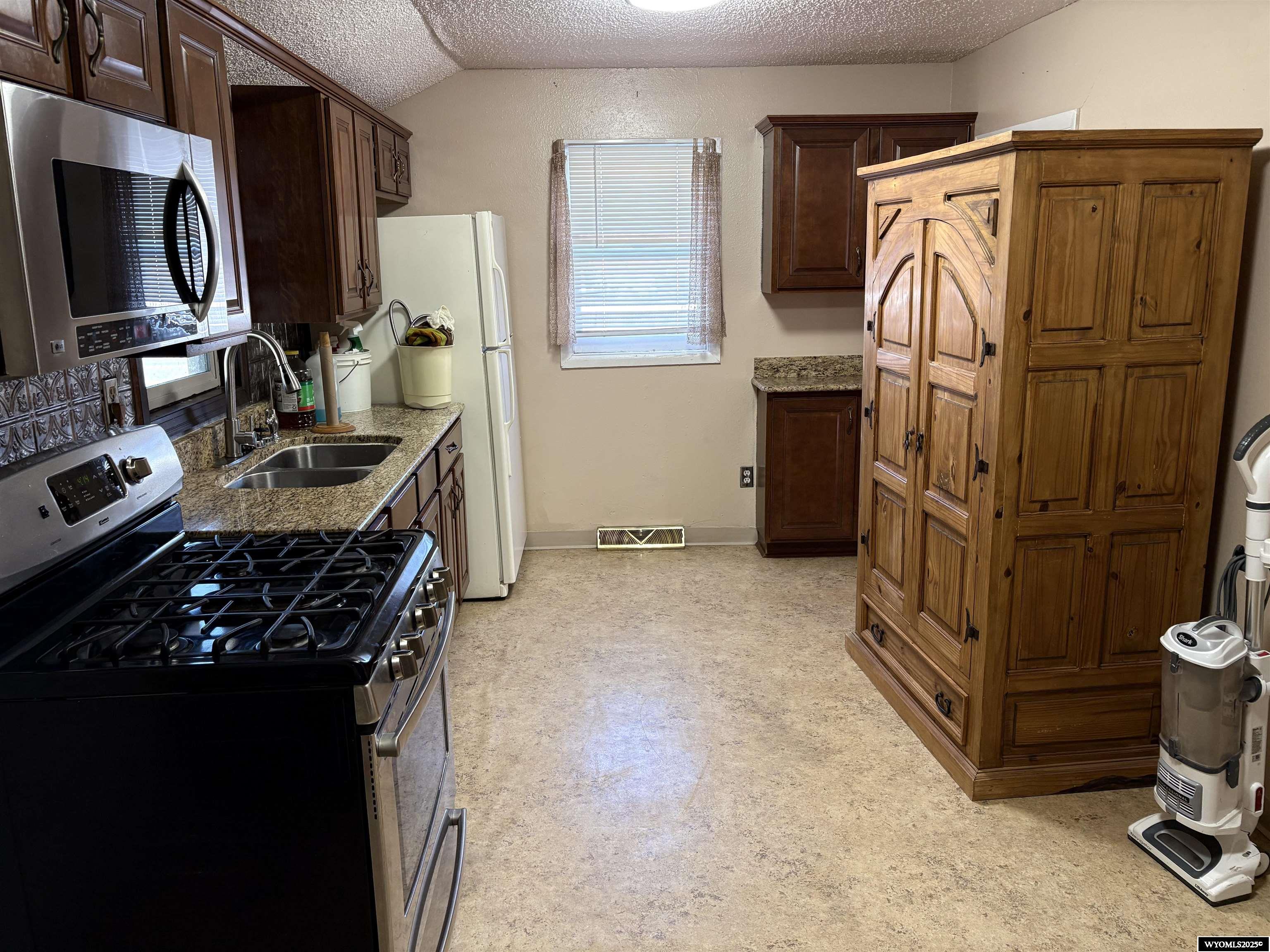 104 West 5 Street Shoshoni, WY 82649 - Photo 6 of 16