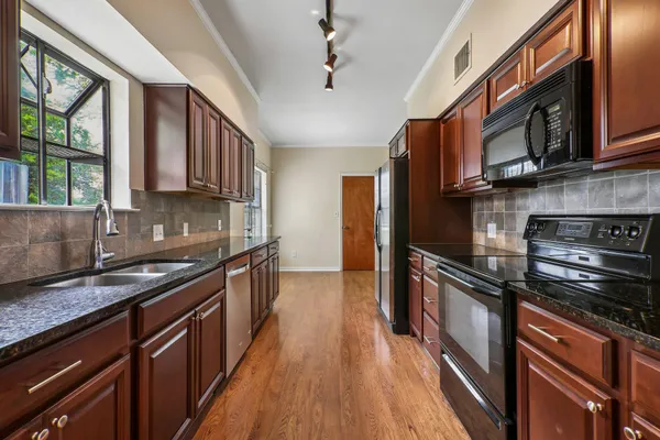 $849,000 | 9804 Timber Ridge Pass, Austin, TX 78733