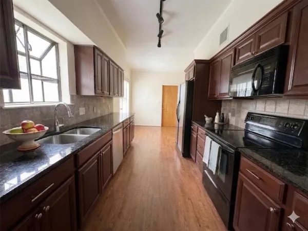 $869,000 | 9804 Timber Ridge Pass, Austin, TX 78733