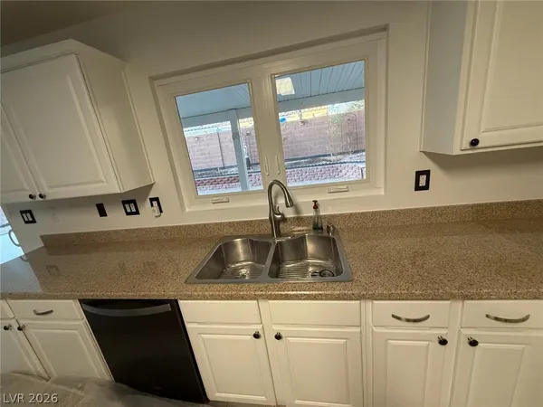$2,700 | 2120 Royal Antilles Court, North Las Vegas, NV 89031