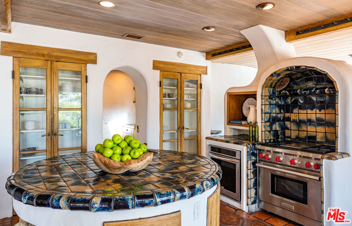 20781 Big Rock Drive Malibu, CA 90265 - Photo 15 of 54