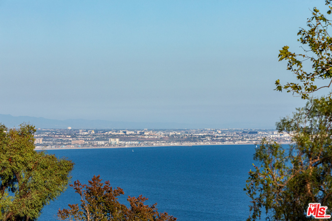 20781 Big Rock Drive Malibu, CA 90265 - Photo 3 of 54