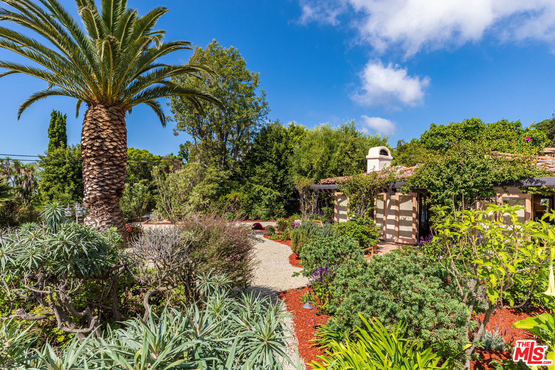 20781 Big Rock Drive Malibu, CA 90265 - Photo 24 of 54