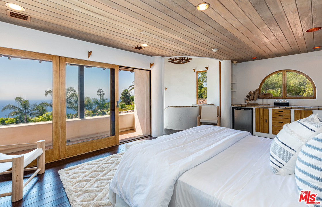 20781 Big Rock Drive Malibu, CA 90265 - Photo 26 of 54