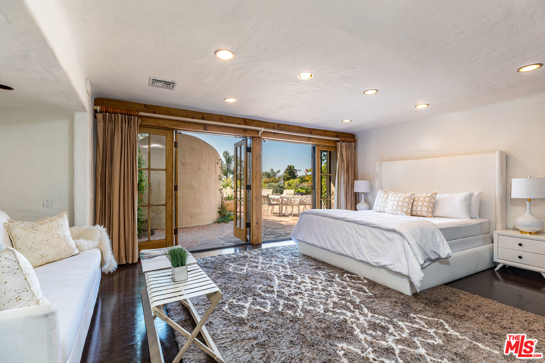 20781 Big Rock Drive Malibu, CA 90265 - Photo 38 of 54