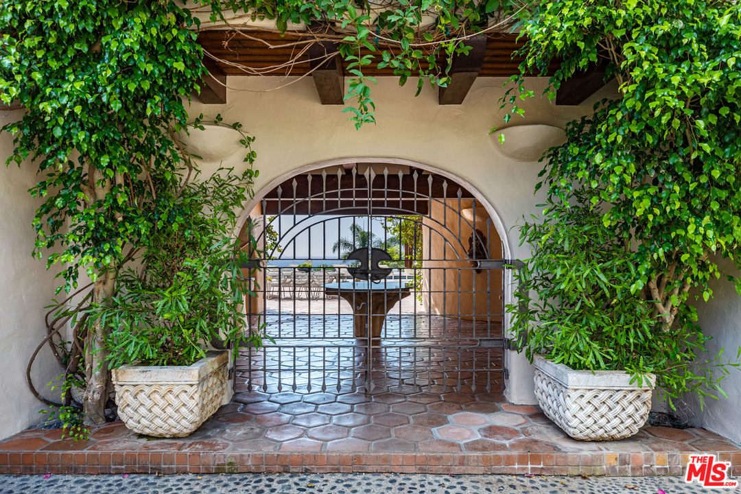 20781 Big Rock Drive Malibu, CA 90265 - Photo 10 of 54