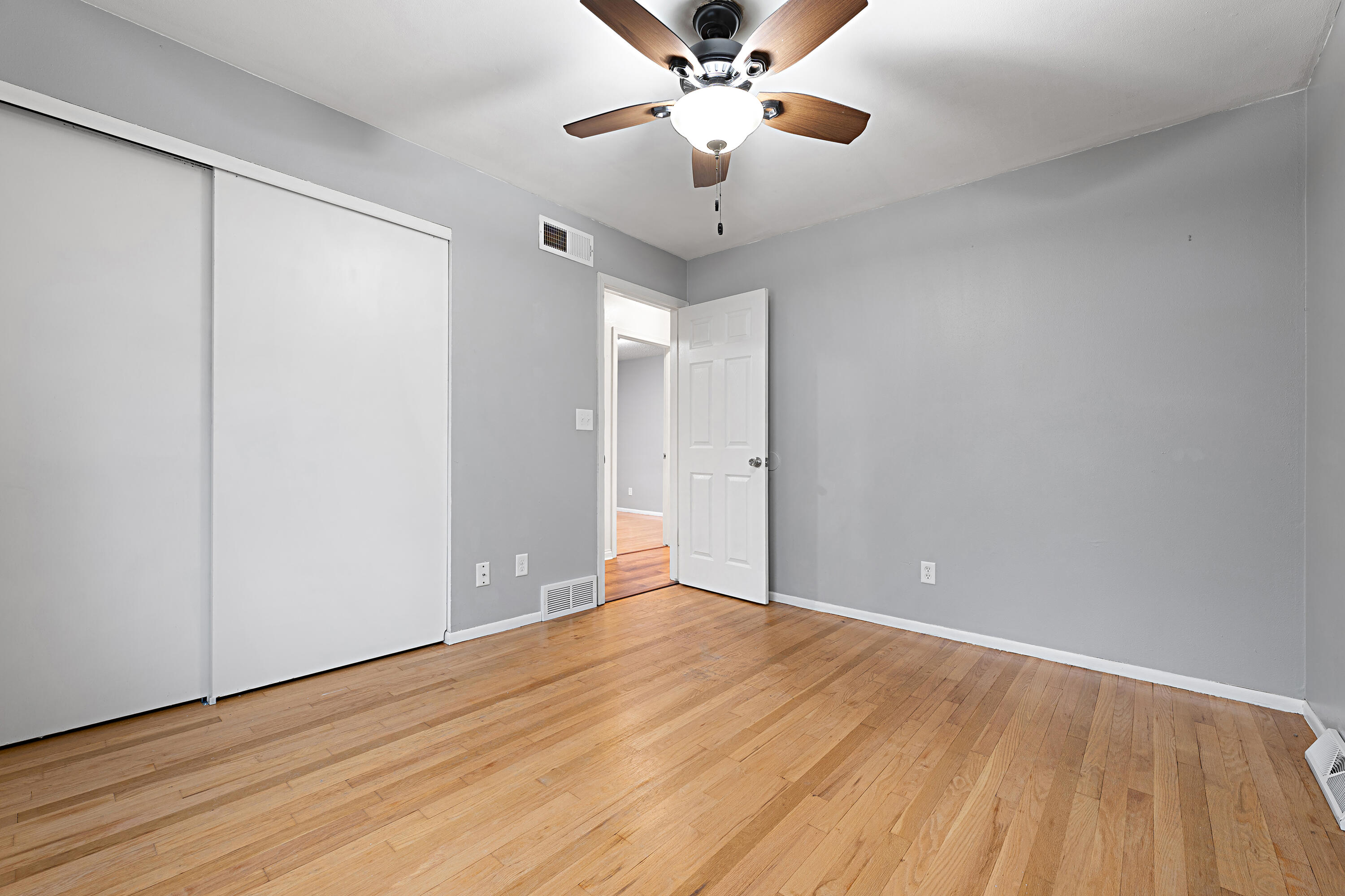 6463 North 55th Street Milwaukee, WI 53223 - Photo 11 of 29 P1234564